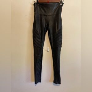 Spanx Classic Faux Leather Moto Leggings Size Medium Color Very Black